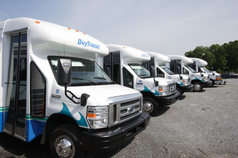 Limang Bay Transit bus